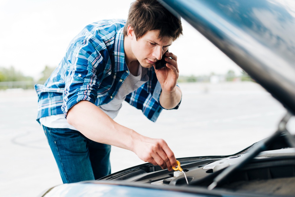 5 Warning Signs Your Car Battery Is About To Die